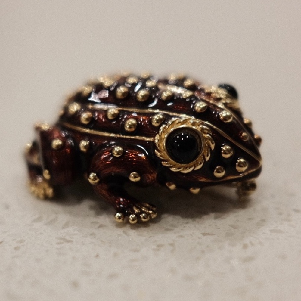 Ciner Swarovski crystal Frog Brooch Pin 1980s